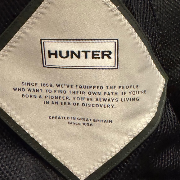 Like new! Hunter Ladies' Rubberized Rain Jacket Size M Green - Picture 10 of 11